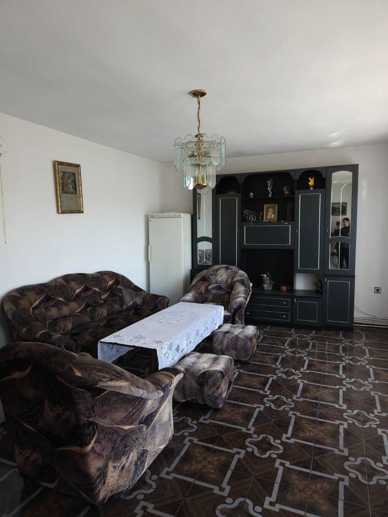 Продава се Къща в Карнобат - 270 кв.м за 300 €/кв.м - Снимка #5