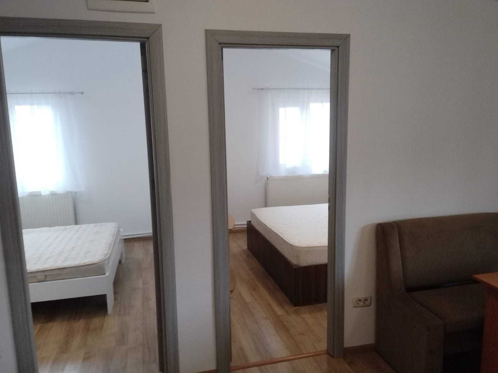 Inchiriez apartament 2 camere la curte, totul nou. Intrare separata.