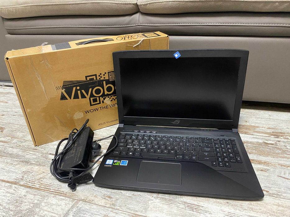 Laptop Gaming Asus Rog i7 si GTX1050 Ca Nou 17 inch