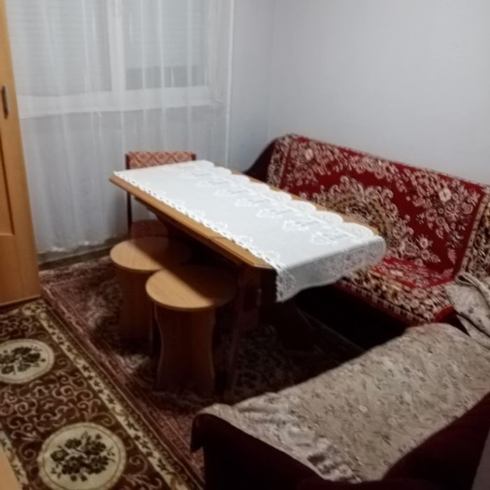 Închiriez apartament cu doua camere în Hunedoara la parter înalt