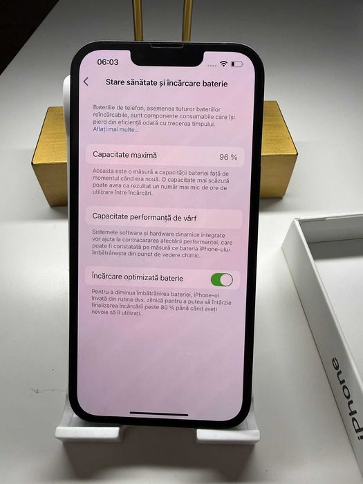 iPhone 13 / 128 GB / 96%/ Cutie și Incărcător