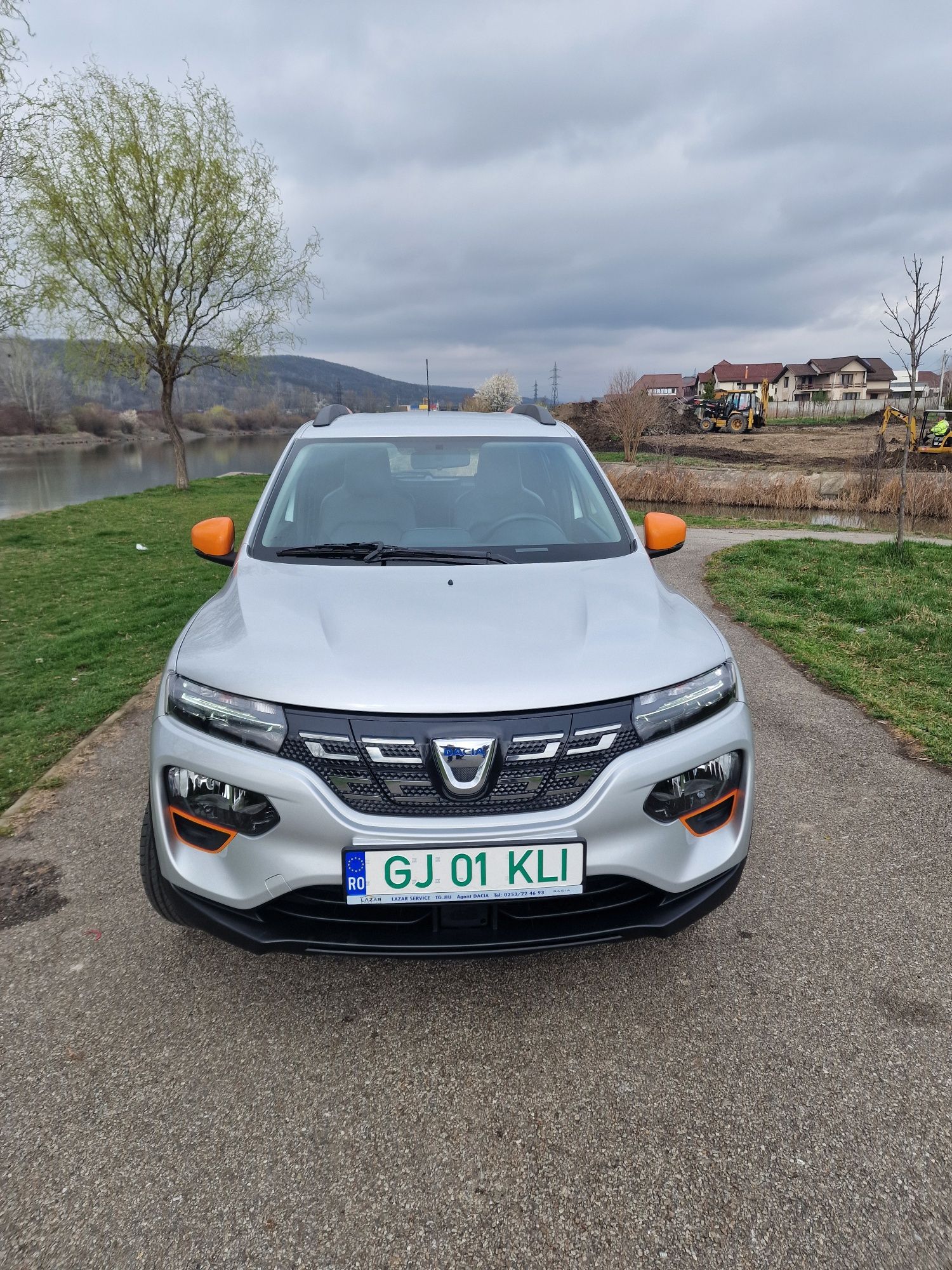 Dacia Spring 2022 garantie extinsa si revizii gratuite 5 ani proprieta