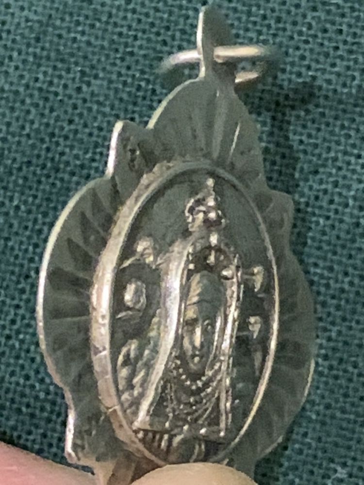 Pandantiv/medalion din argint vechi/antic cu fecioara Maria (Religios)