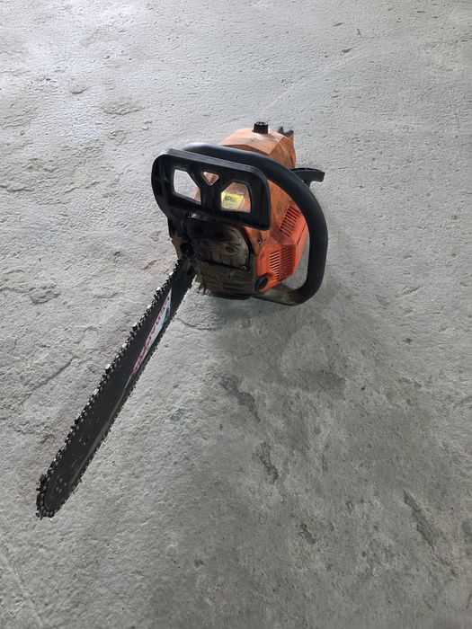 Бензопила сотилади