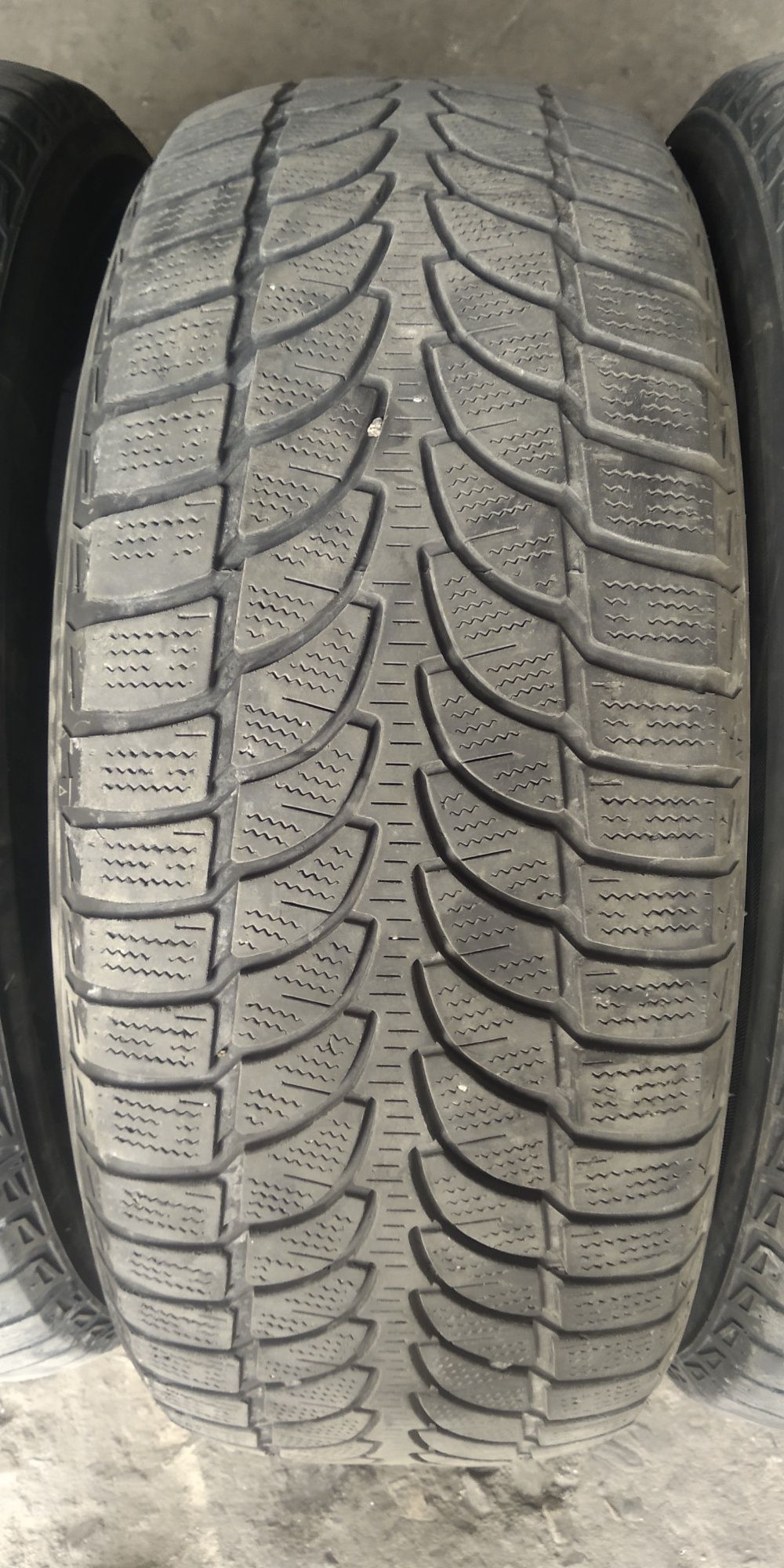 Зимни гуми -17цола-245/65-1бр.-50лв."BRIDGESTONE"