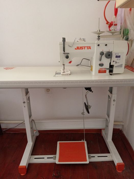 Швейная промышленная машинка зигзаг