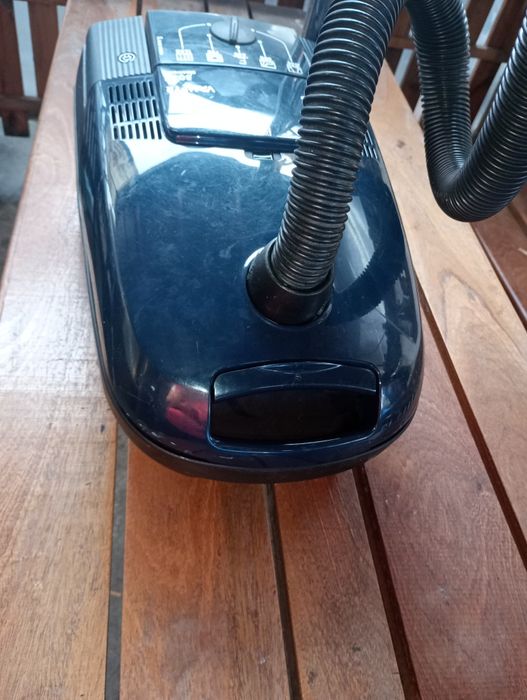 НЕМСКА прахосмукачка AEG 1600w