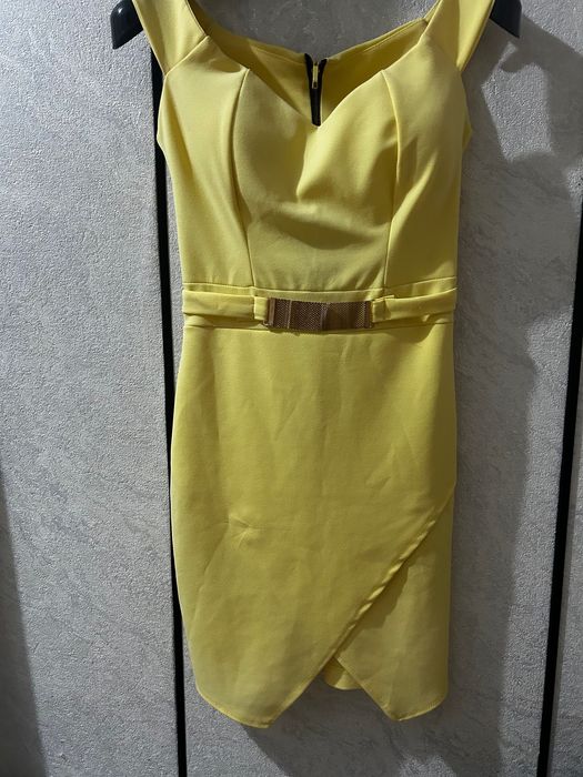 Жълта дамска рокля