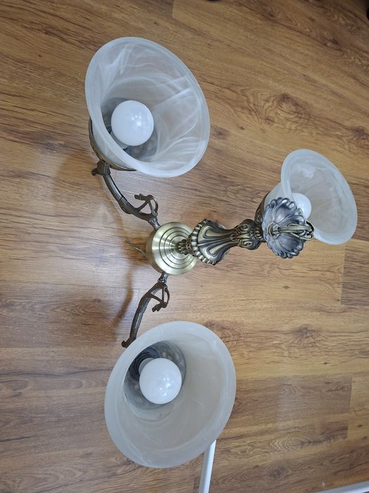 Продаётся люстра отличного качества