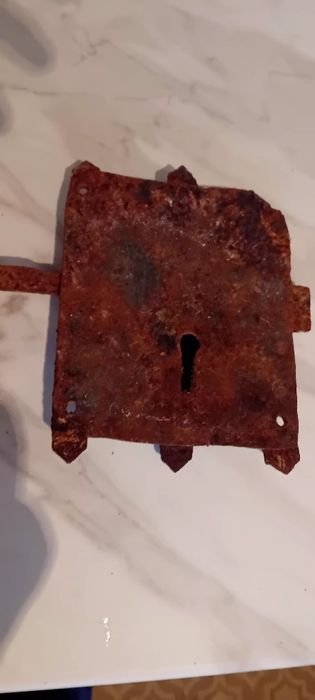 Стари възрожденски брава.