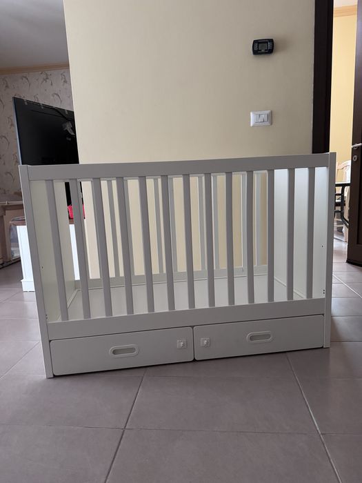 Patut lemn cu sertare