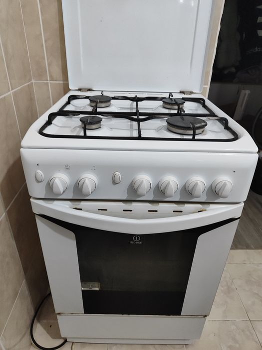 Газ плита в хорошем состоянии