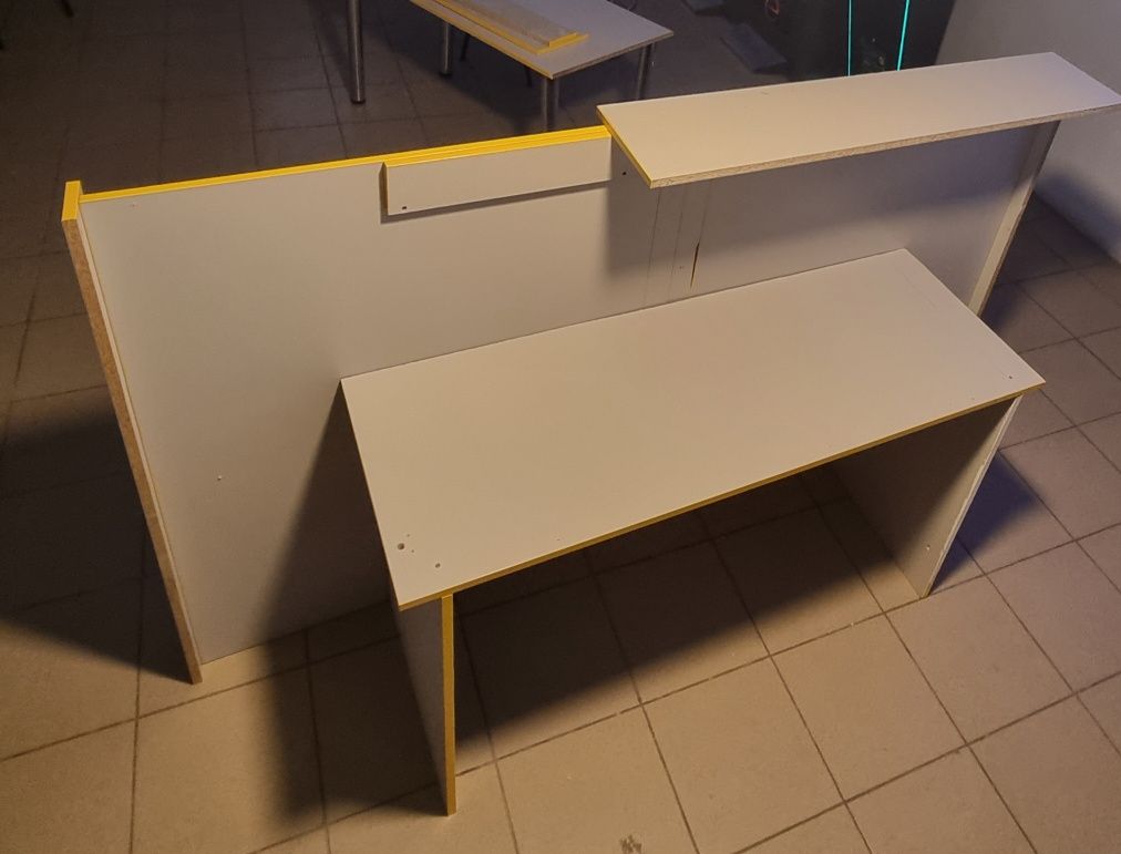 Mobilier bar sau birou din lemn casierie sau schimb