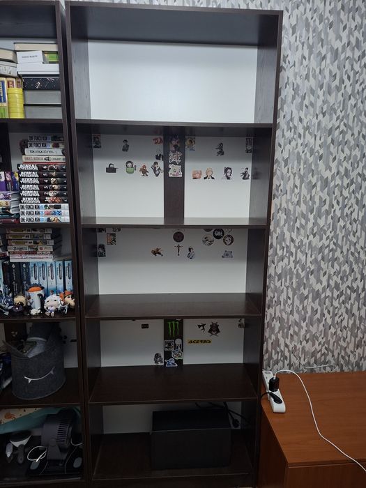 Стеллажи в наличии 2 шт