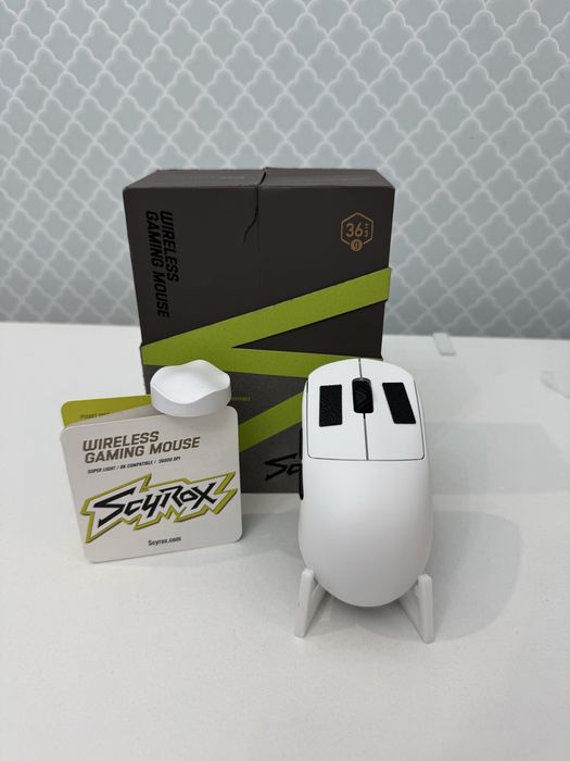 Scyrox v8 белыц цвет