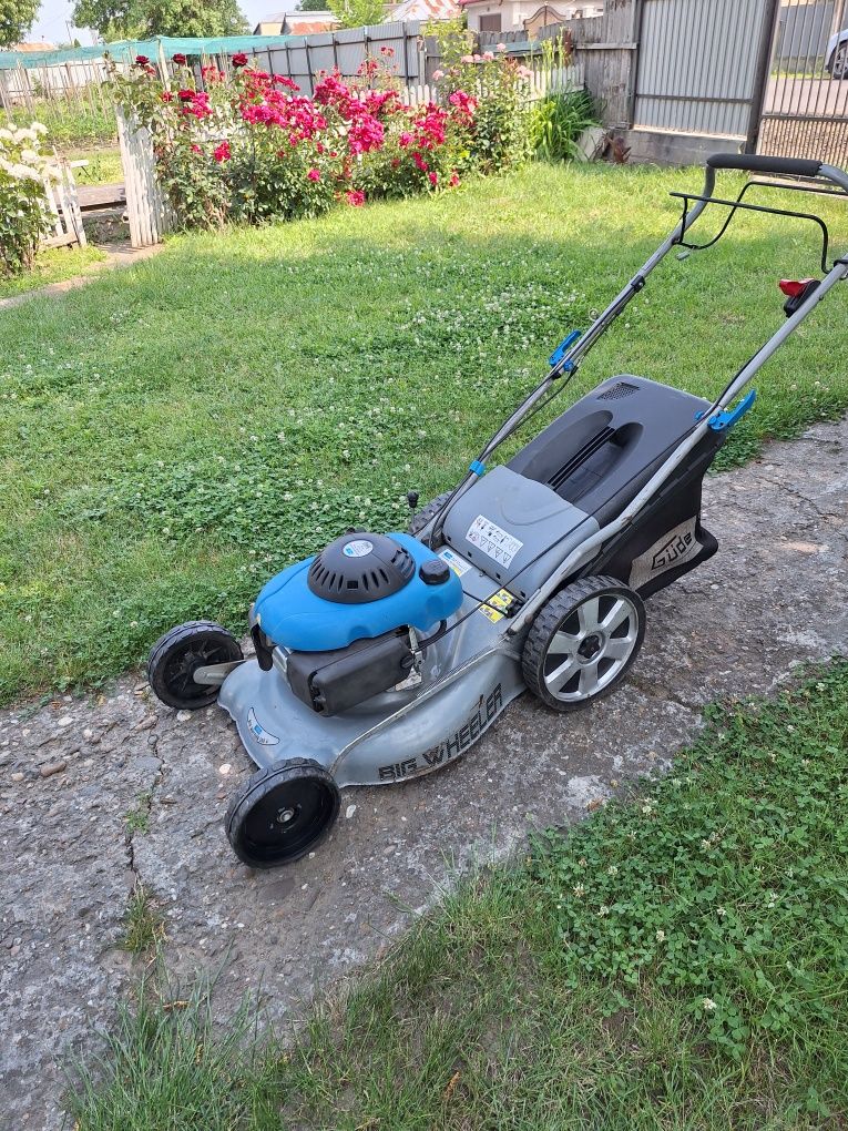 Mașină Gude de tuns iarba, gazon cu tracțiune