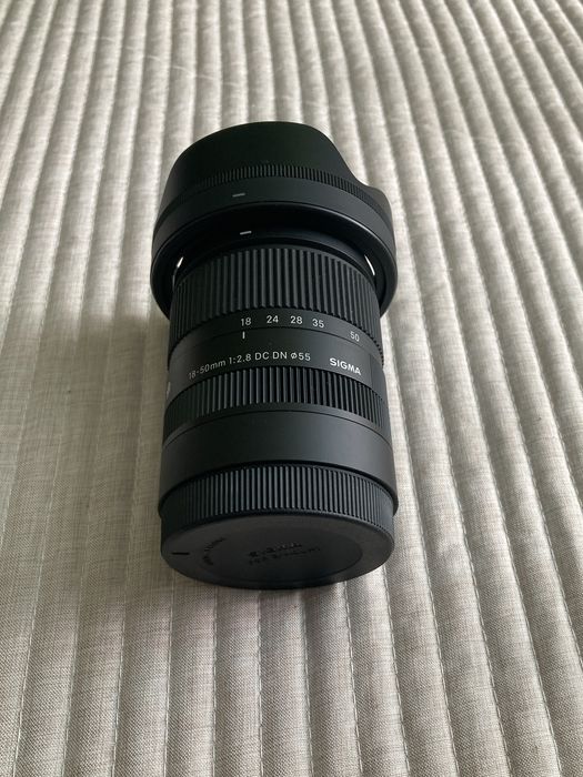 Obiectiv Sigma 18-50mm f/2.8 DC DN pentru Sony E – stare excelentă