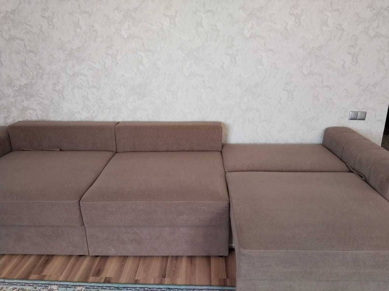 Продам диван для гостинной