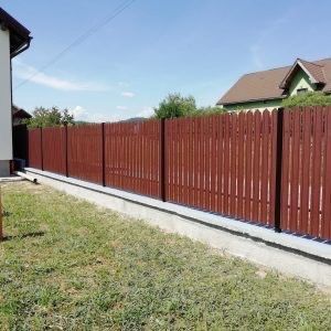 Garduri și porți stil jaluzea șipcă metalică tabla cutata