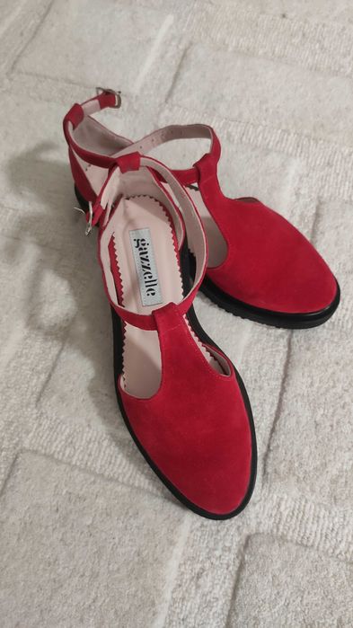 Pantofi damă Gazelle,mărime 36, piele întoarsă, roșii,bareta pe glezna
