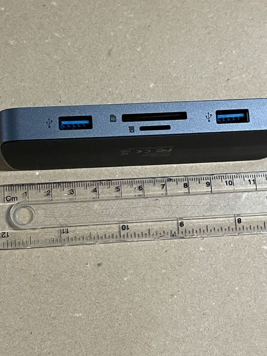 Многофункционален USB-C хъб  марка HooToo с функция Power Delivery