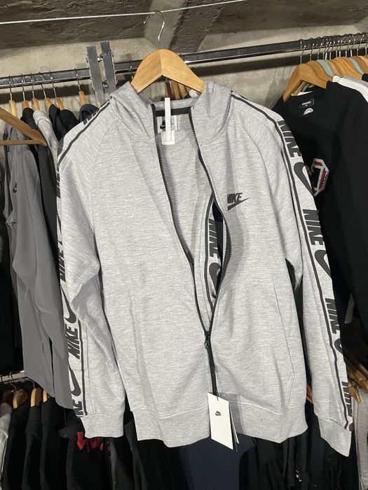 Мъжки анцузи nike hugo adidas