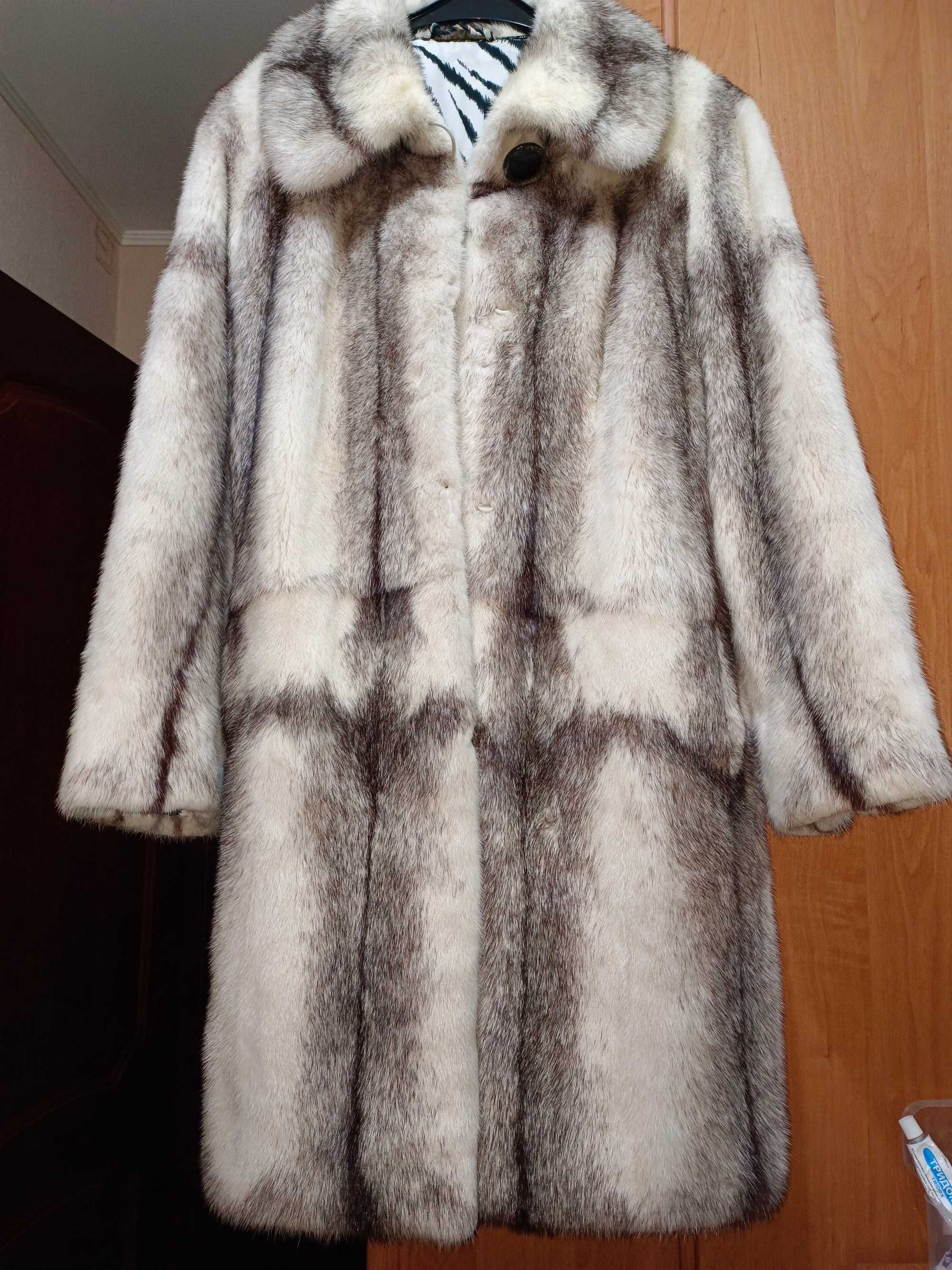 Продам норковую шубу