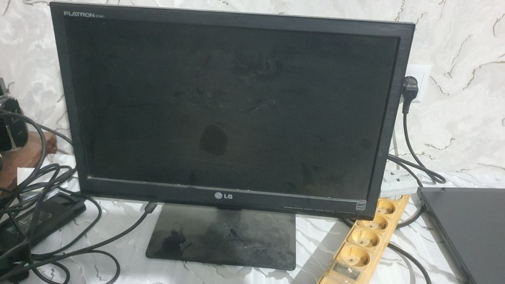 LG монитор сотилади холати яхши