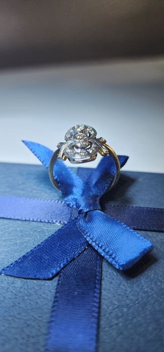 Новое золотое кольцо 750 пр.