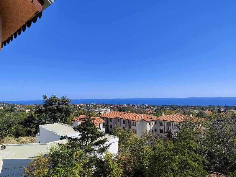 Продава се Тристаен апартамент в Варна, м-т Траката - 110 кв.м за 969 €/кв.м - Снимка #1