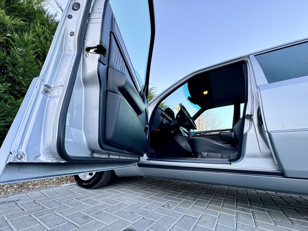 MERCEDES E200  W124 / Primul PROPRIETAR / Vehicul Istoric!