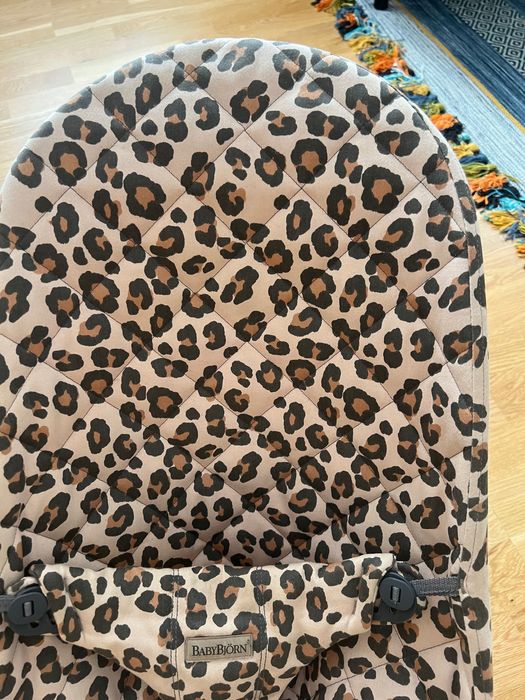 Babybjorn cu 2 jucării