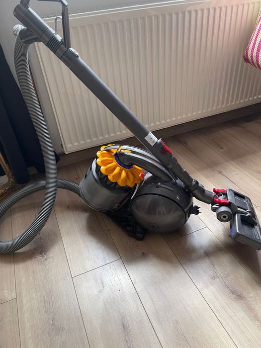 Aspirator fãrã sac Dyson Ball