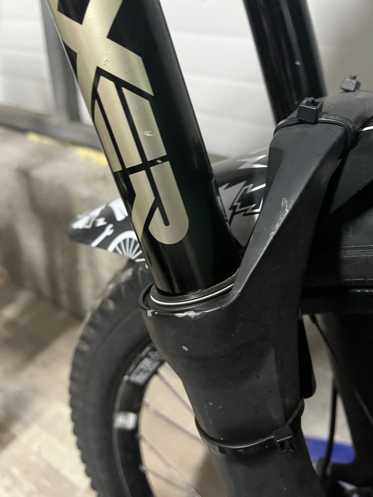 Rockshox boxxer 2017 carger