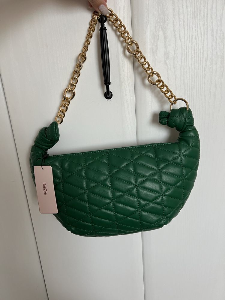 Зелена чанта НОВА!!