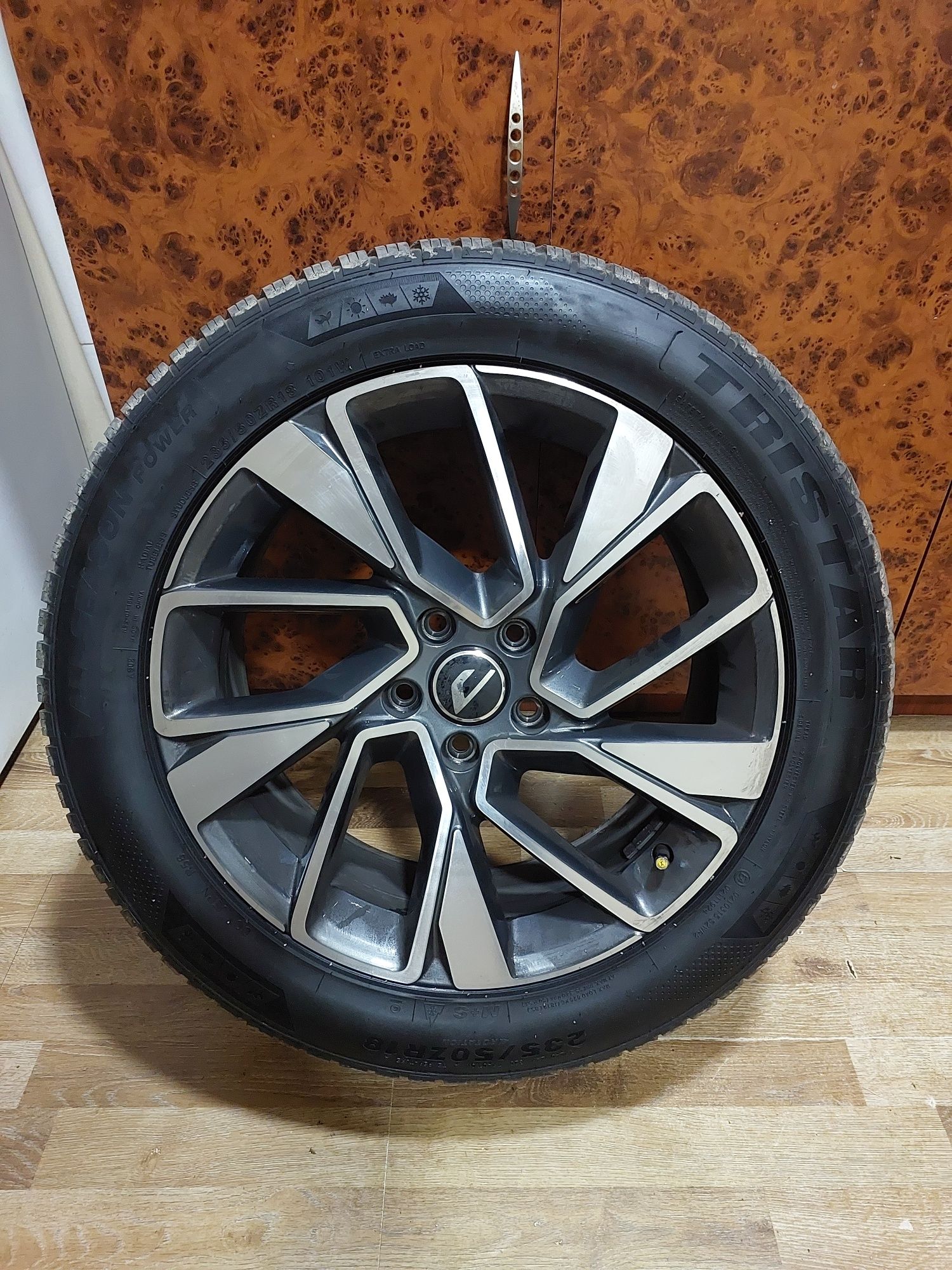 Продаю R18 диски с резиной