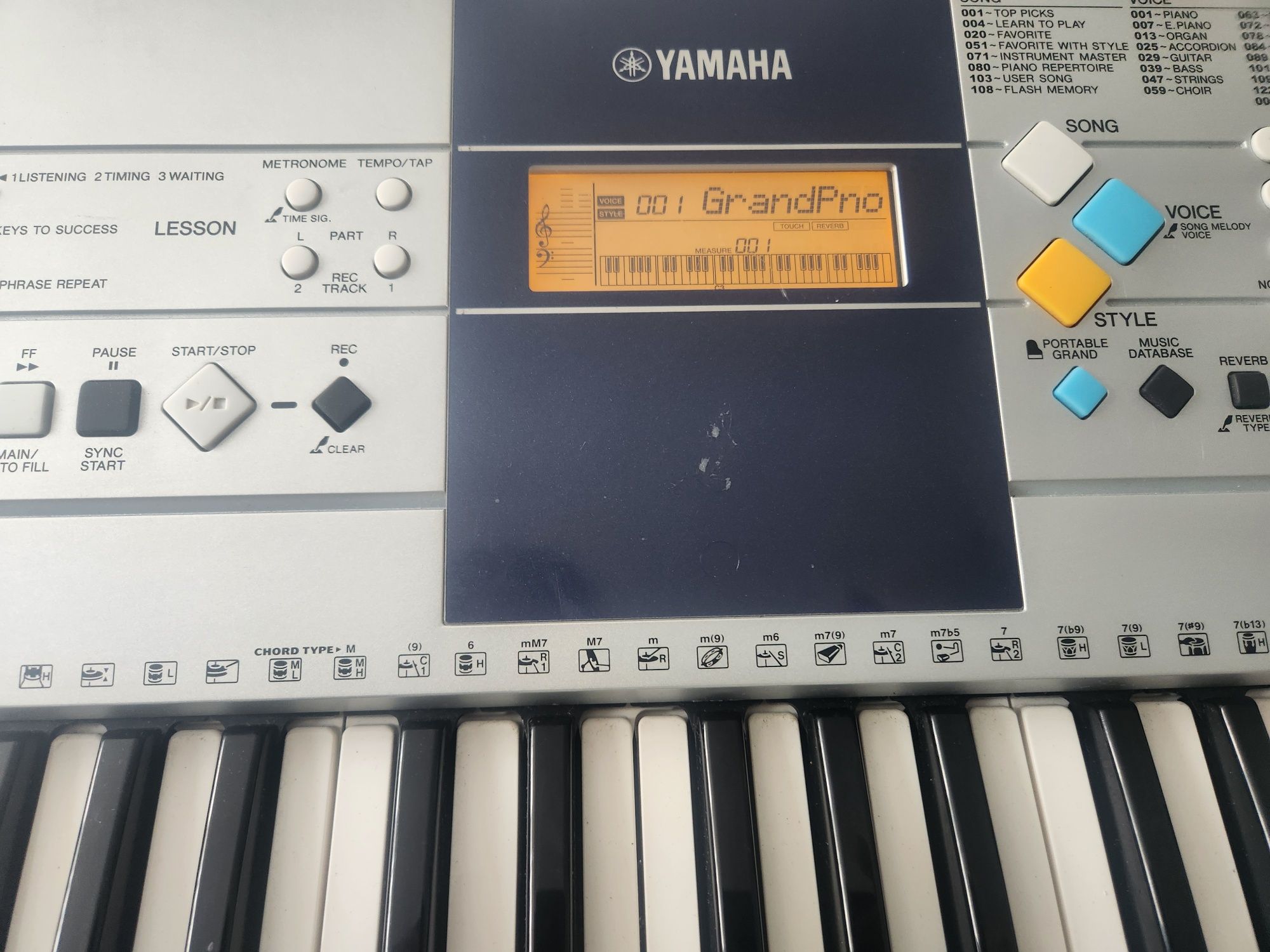 Orga Yamaha psr 323