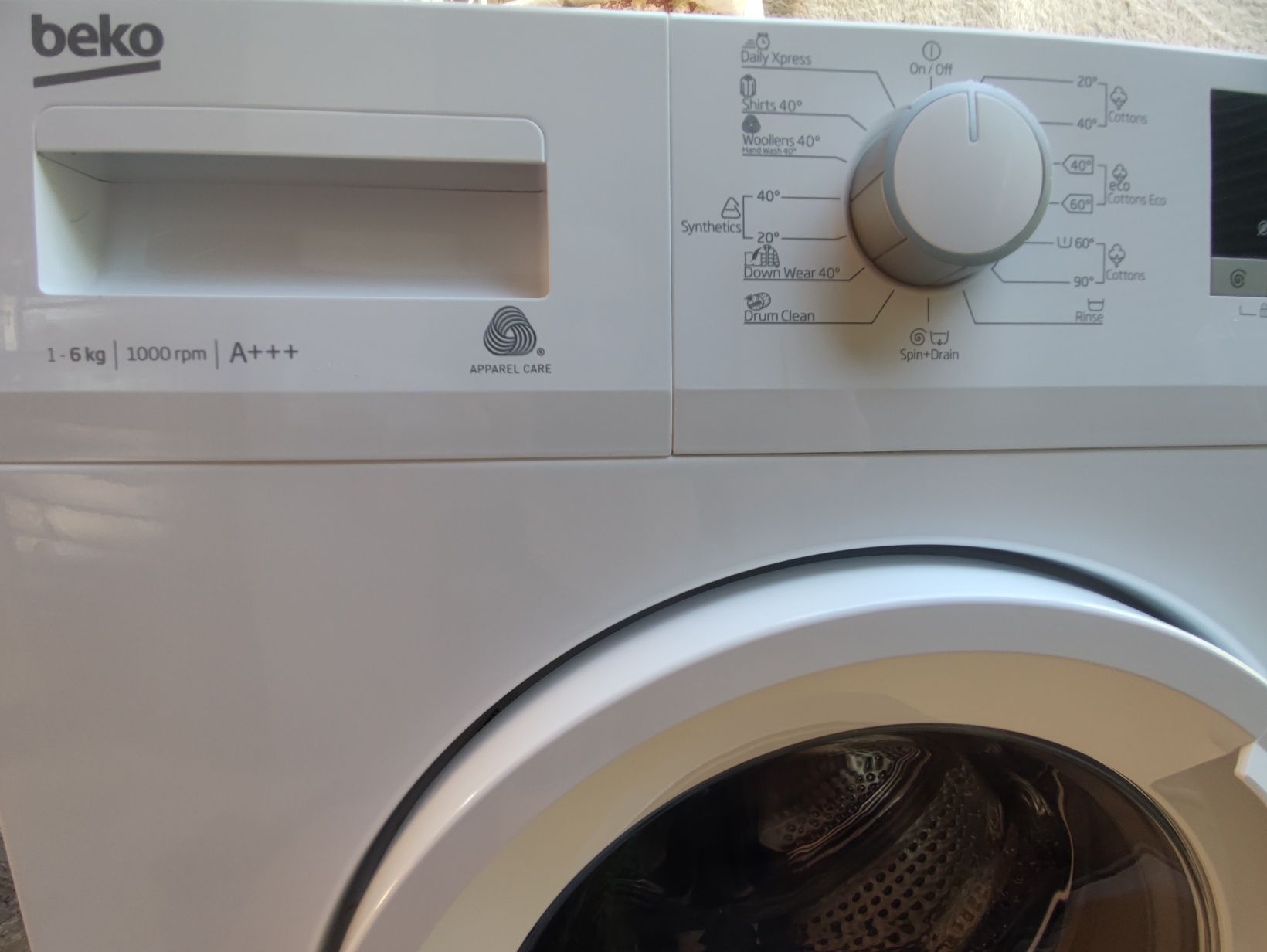 Пералня BEKO SLIM като нова.