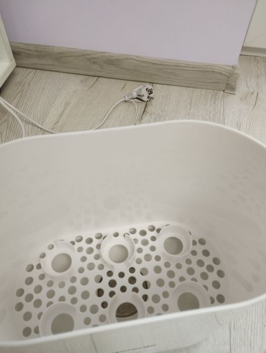 Sterilizator pentru biberoane