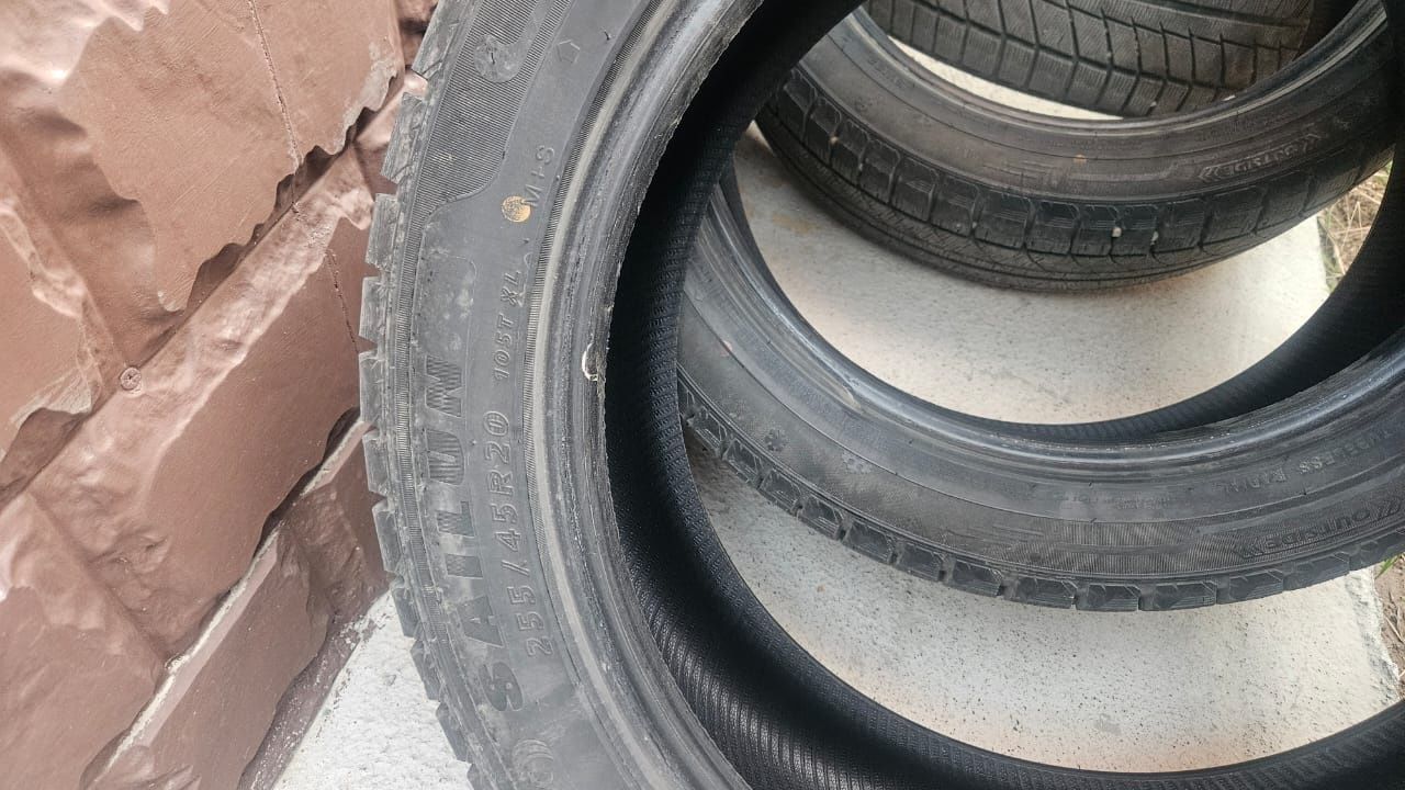 Зимние Шины 255/45 R20