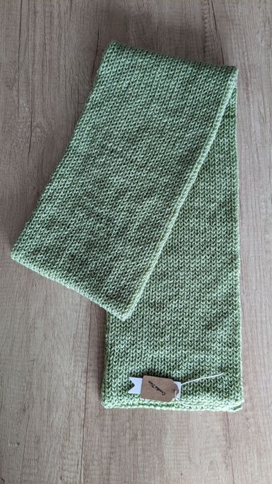 NOU- Fular lung crosetat din fir acrilic