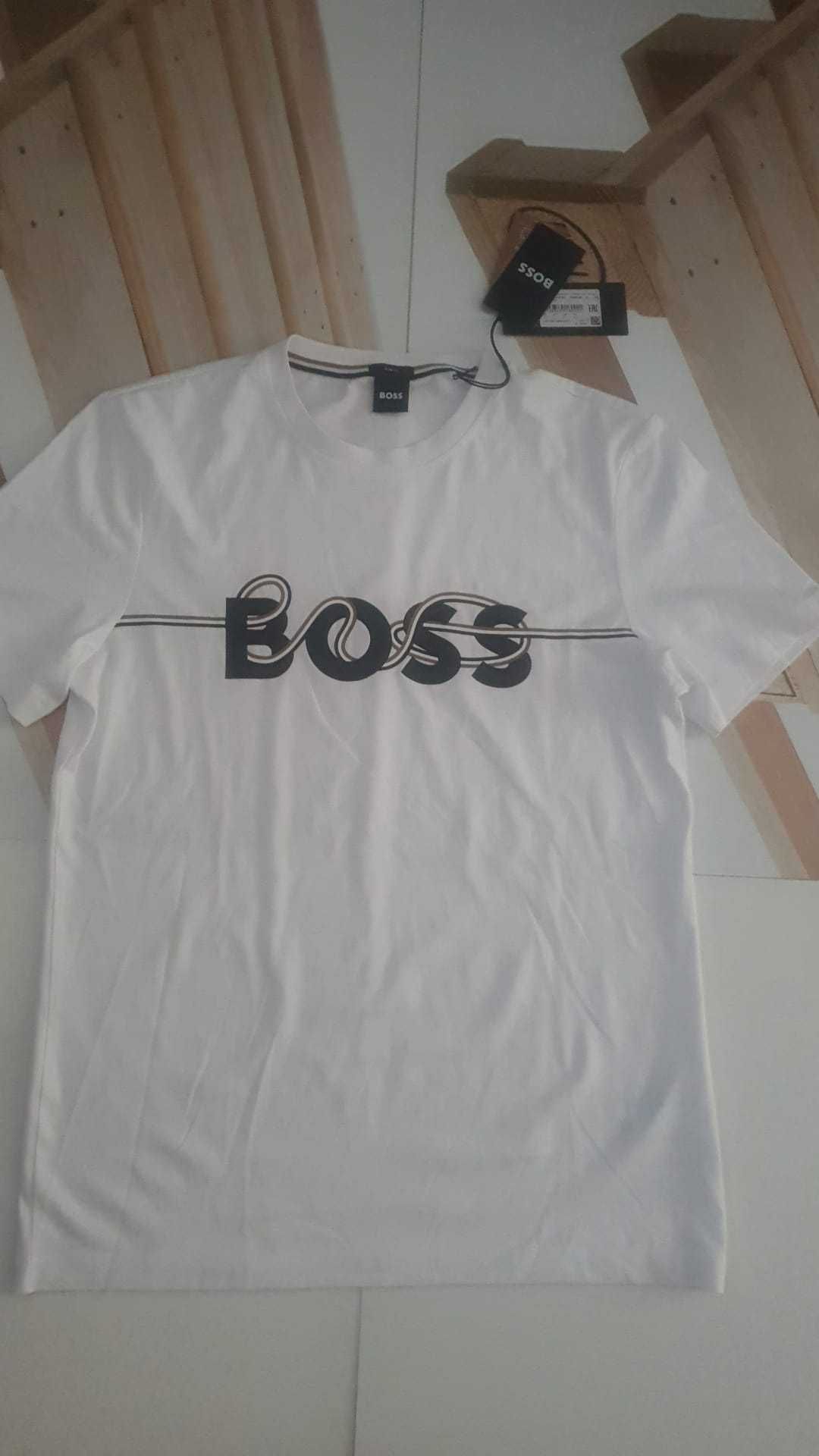 Vand tricou barbati Hugo Boss masura  L original nou cu eticheta.