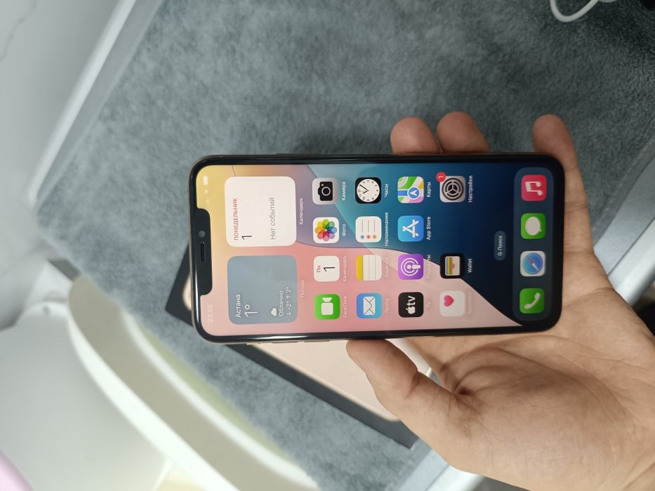 iPhone 11 pro max 256gb акб 70%. Обмен.