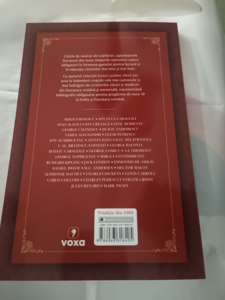 3 cărți poezi mihai Eminescu