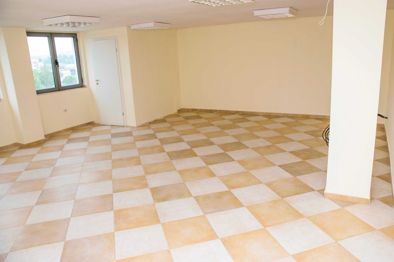 Дава се под наем Офис в Перник, Байкушева махала - 80 кв.м за 5.1 € - Снимка #2