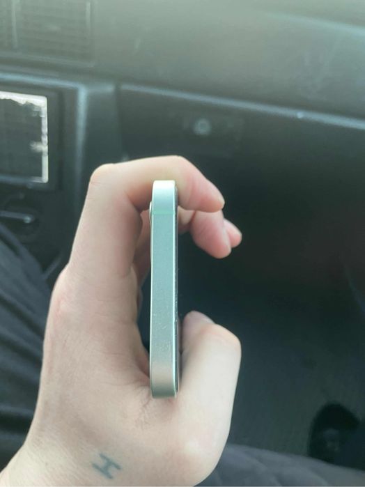 Iphone 12 срочноо!