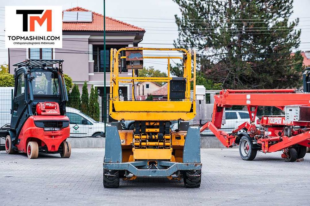 Ножична вишка Haulotte Compact 12 DX