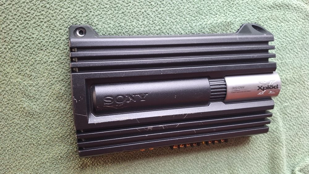 Oferta 170 lei Amplificator Sony ,alpine kicker