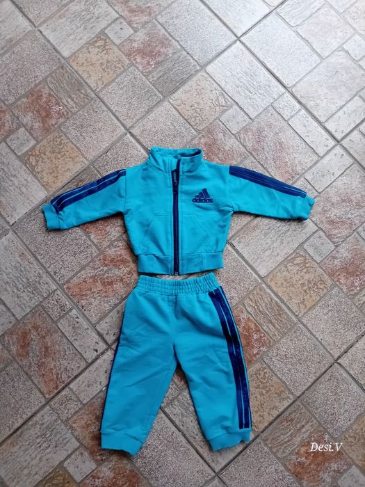 Продавам бебешки дрехи