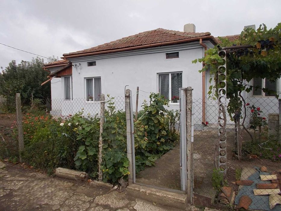 Поддържана къща в Преспа